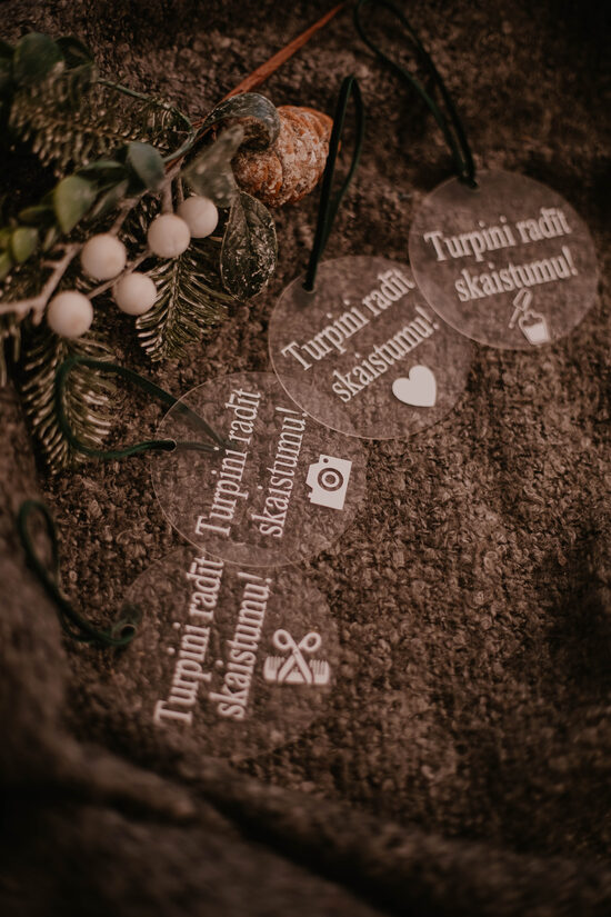 APSVEIC SAVU MEISTARU DEKORS